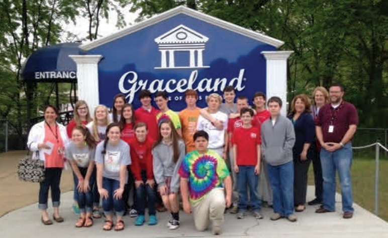 Cardinal Post April 2014: Twenty Students visit Graceland